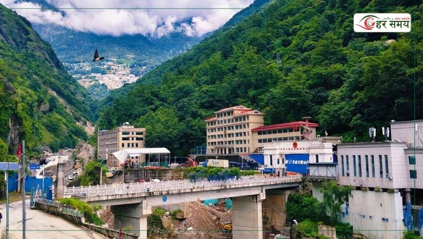 रसुवागढीमा बाढीपछि तातोपानी नाका पनि बन्द 