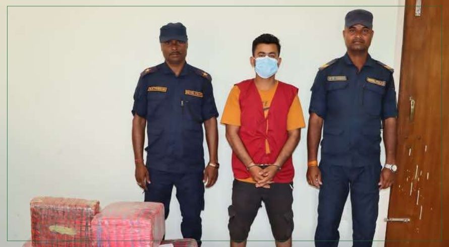 १ सय ९ किलो लागूऔषध गाँजा र हतियार सहित युवक  पक्राउ