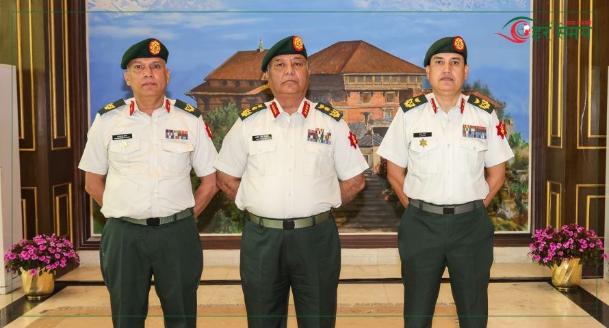 प्रधान सेनापतिद्वारा थापालाई उपरथीको दज्र्यानी चिन्ह प्रदान