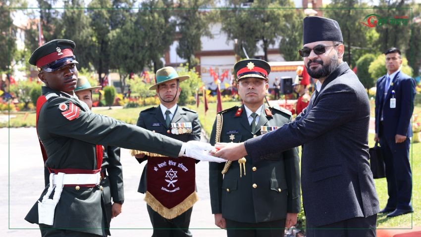 सेनाका नवआयुक्त अधिकृतहरूलाई जिम्मेवार भएर राष्ट्रसेवामा समर्पित हुन प्रधानमन्त्रीको आग्रह