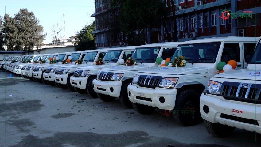 निर्वाचनको लागि भारत सरकारले दियो ६१ वटा गाडी हस्तान्तरण