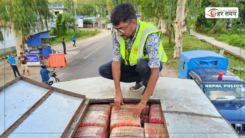 मिनी ट्रकको फल्स बटममा लुकाएको ४५४ किलो गाँजासहित चालक पक्राउ