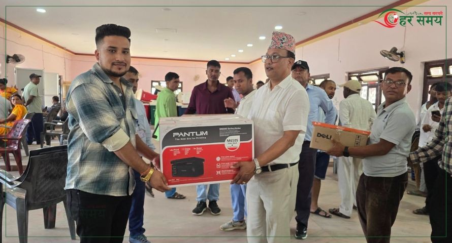 ‘जेनजी आन्दोलन’ बाट क्षतिग्रस्त खाद्य संस्थान लहानलाई नगरपालिकाको सहयोग, फर्निचर र कम्प्युटर हस्तान्तरण