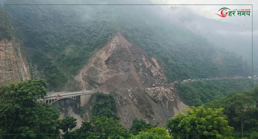 मुग्लिन नारायणघाट सडकखण्डको पहिरो पन्छाउने काम सुरु, वैकल्पिक सडक प्रयोग गर्न अनुरोध