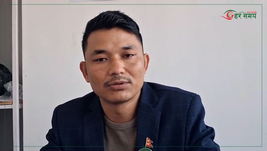 डाक्टर पेसा त्यागेर राजनीति रोजेका प्रविन भोट माग्न घरदैलोमा (भिडियोसहित)