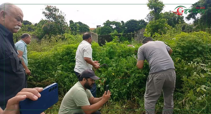 हेटौंडा–४ स्थित  वीरेन्द्र बाटिकामा राजावादीहरूले गरे सरसफाई 