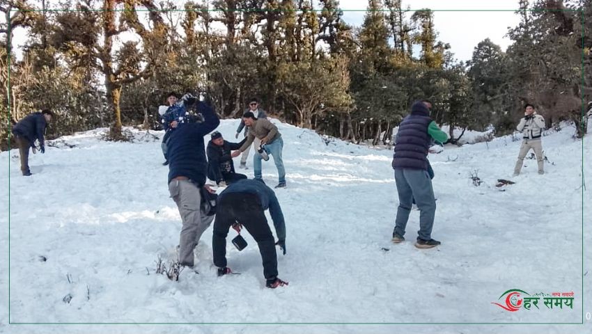 हिउँको तन्नामा पोरखेगढी, बाजुरामा पर्यटकको आकर्षण बढ्दो