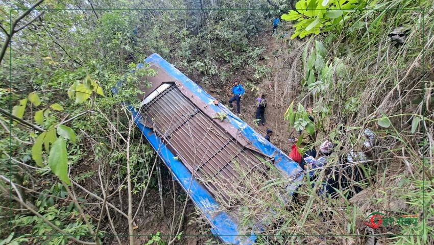 अर्घाखाँची बस दुर्घटनामा मृत्यु हुनेको सङ्ख्या चार पुग्यो, २७ जना घाइते