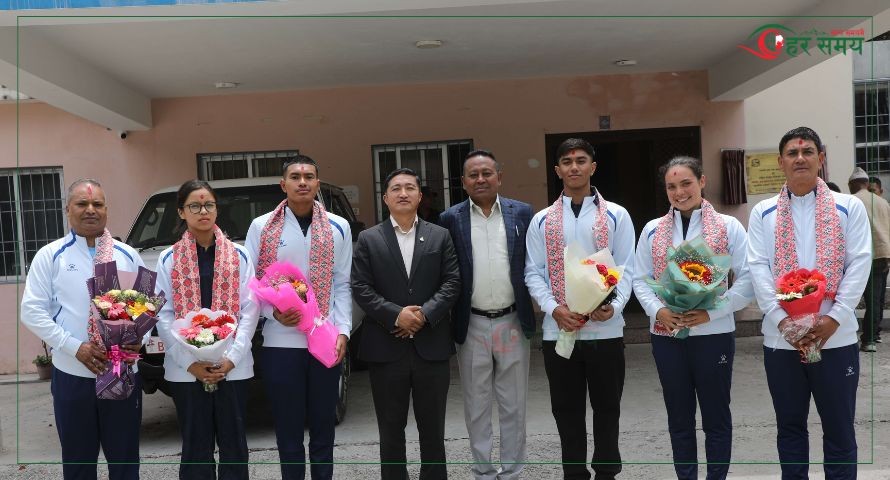 विश्व एक्वेटिक्स च्याम्पियनसिपको लागि नेपाली टोली सिंगापुर प्रस्थान
