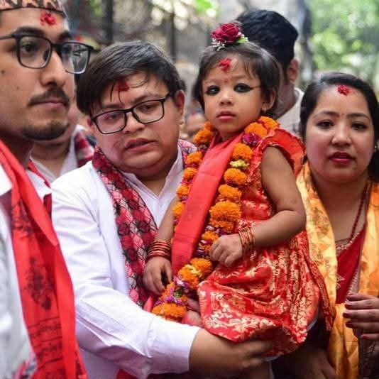 नयाँ कुमारी आर्यतारा शाक्यकाे विधिवत रूपमा आसन ग्रहण