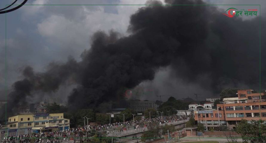 बग्गीखानामा प्रदर्शनकारीद्वारा आगजनी 