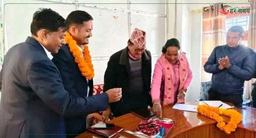 बाजुराको त्रिवेणी नगरपालिकाको प्रमुख प्रशासकीय अधिकृतको रूपमा मौनी