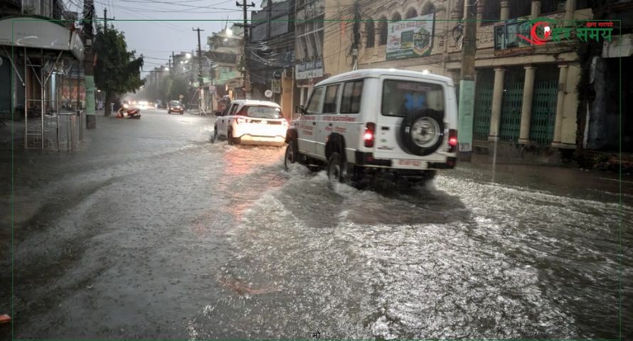 निरन्तरको वर्षाले पोखरी बन्यो वीरगन्ज : बजार सुनसान, जनजीवन प्रभावित