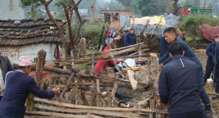 कञ्चनपुरमा छाउपडी अन्त्य अभियान : दुई पालिकामा १५० छाउगोठ भत्काइयो