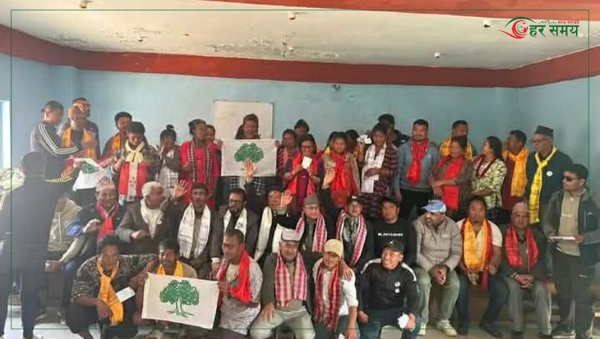 नेकपा परित्याग गरि नमुना माझी बस्तीका ३५ जना कांग्रेस प्रवेश