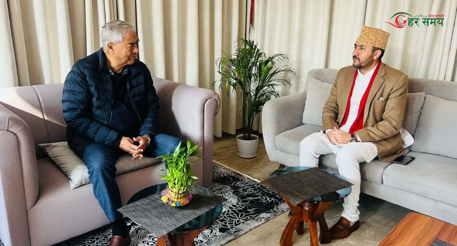 सञ्चारमन्त्री खरेलले भेटे सभापति देउवालाई