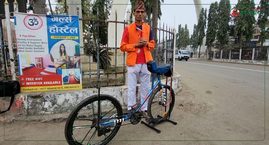 युवाहरुलाई हरेस नखाने सन्देश दिन उल्टो साईकल चलाउँदै महोत्तरीका जे.बी.पोखरेल