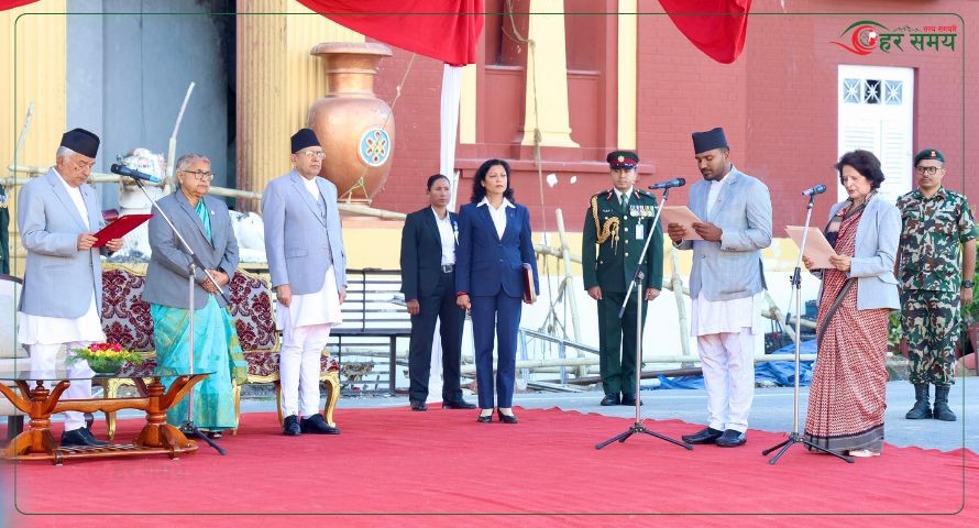नवनियुक्त दुई मन्त्रीले लिए शपथ, श्रेष्ठ र सुनारका काण्डले शपथ ‘होल्ड’