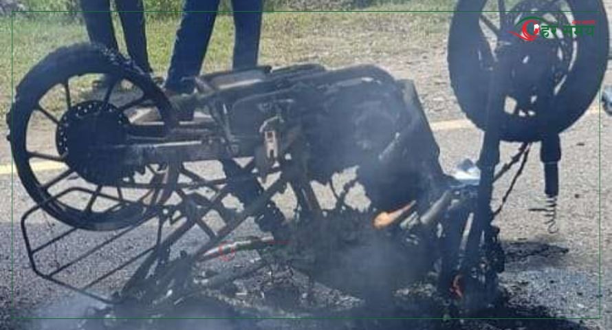 मोटरसाइकल र पिकअप ठोक्किदा सेनासहित पाँच घाइते