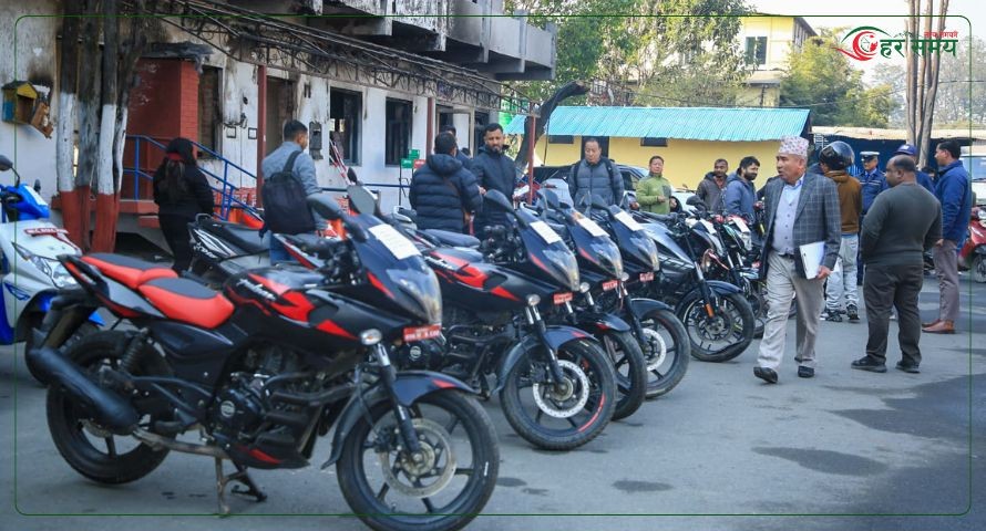 हराएका ६० वटा मोटरसाइकल र स्कूटर धनीलाई बुझाइयो 