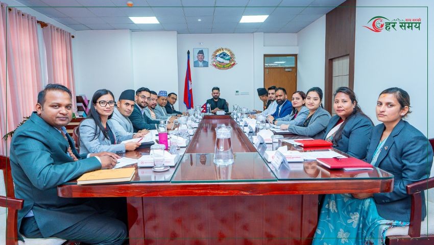 परियार प्रधानमन्त्री कार्यालयमा तानिदा यी हुन् सरुवा भएका सहसचिव 