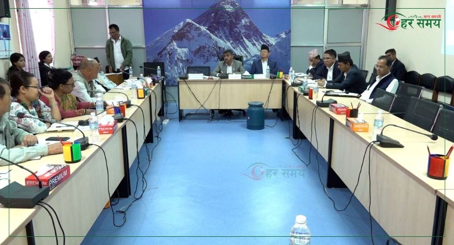 संसद भवन निर्माणको म्याद थपिएको र मन्त्री अनुपस्थित भएकोमा सांसदहरू आक्रोशित