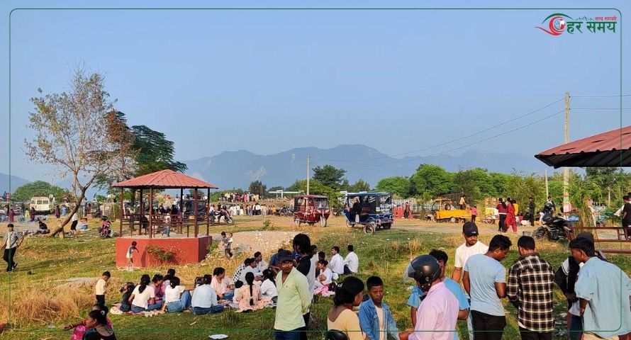 गेरुवाको इन्टेकमा आन्तरिक पर्यटकको घुइँचो 