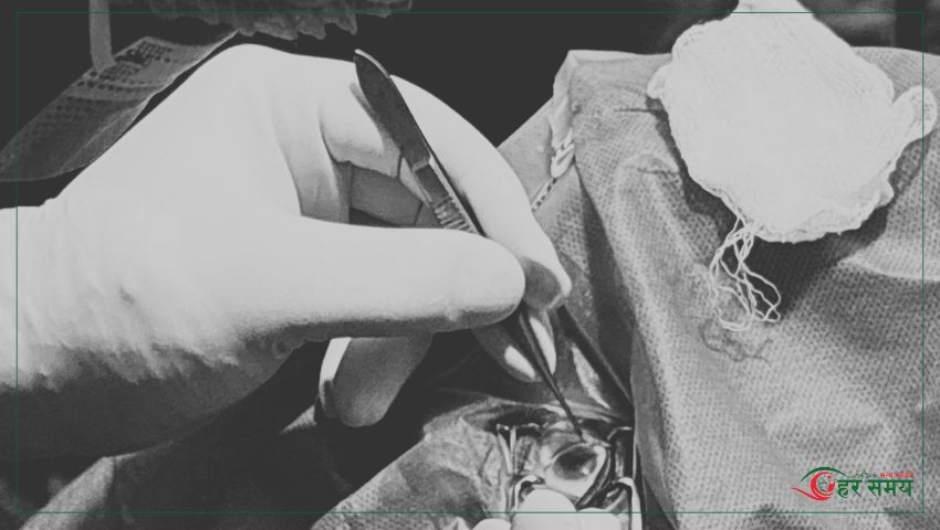 पूर्वप्रधानमन्त्री ओलीका पिता मोहनप्रसाद ओलीको आँखादान