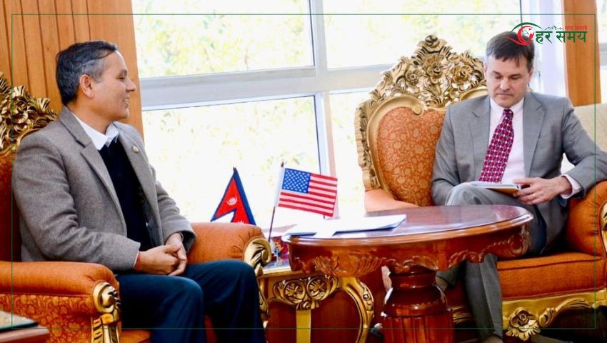 गृहमन्त्री अर्याल र अमेरिकी कार्यवाहक राजदूत अर्बमबीच शिष्टाचार भेट