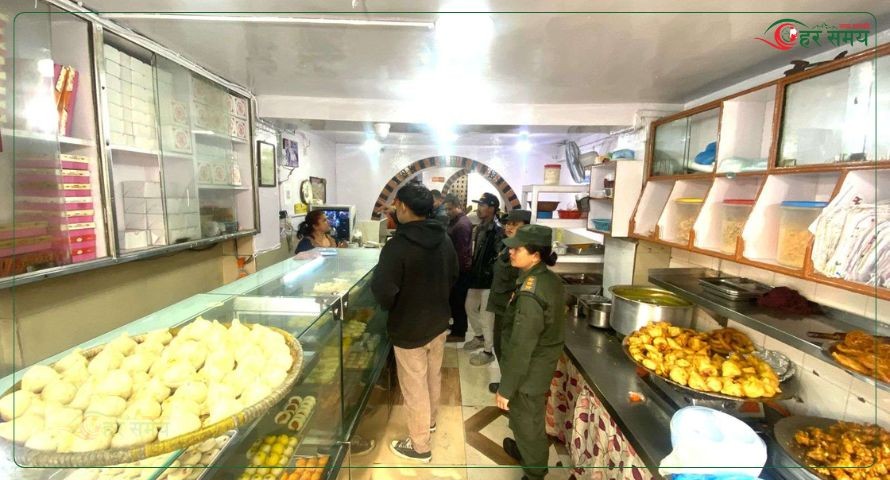 पद्मकन्या कलेजको क्यान्टिन र छात्राबासको भोजन गृहमा फोहोर खाद्यवस्तु