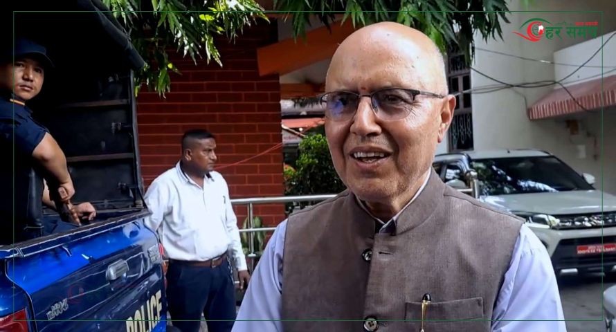 विराटनगरमा अर्थमन्त्री खनालको साधारण शैली