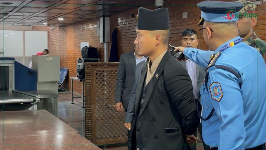 गृहमन्त्रीको निर्देशन : विमानस्थलबाट भित्रने र बाहिरिने यात्रुलाई दुःख नदिइ सेवा प्रवाह गर्नू 