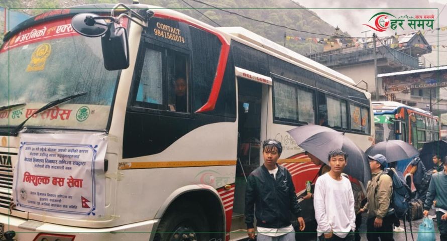 चीनमा अलपत्र परेका १७३ जना नेपाली तातोपानी नाका हुँदै स्वदेश फर्के