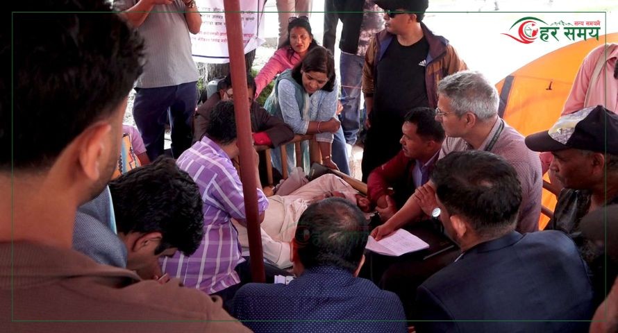 अनसनरत भट्टराई र सरकारबीच छलफल: अनसन स्थगित हुनसक्ने 