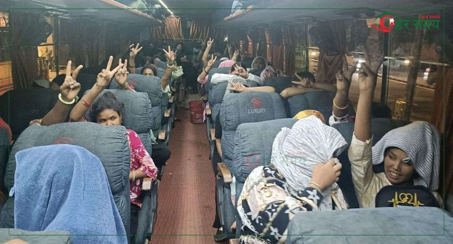 दिल्लीबाट उद्धार गरिएका ४० नेपाली महिलालाई नेपाल ल्याइयो (भिडियोसहित)