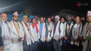 धनकौलमा कांग्रेसका सहनीसहितका नेता तथा कार्यकर्ता एमाले प्रवेश