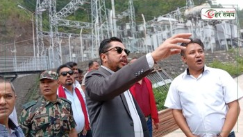 ऊर्जामन्त्री फिल्ड भ्रमण गर्दै कुलेखानी पुगे