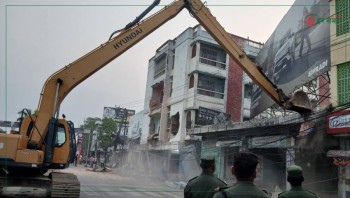 वीरगन्जमा पनि डोजर चल्यो