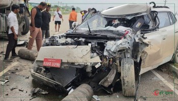 ईभी कार ट्यांकरमा ठोक्किँदा सप्तरीमा चार जना घाइते