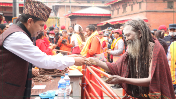 महाशिवरात्रिमा पशुपतिमा आएका नागा बाबासहित साधुसन्तलाई आज बिदाइ गरिँदै