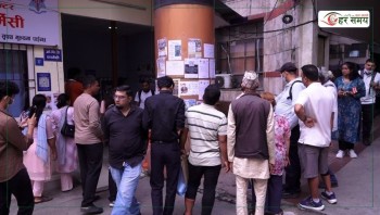आफन्तको खोजीमा भौतारिदै बाढी प्रभावित, हालसम्म ‘अत्तोपत्तो’ नभएको गुनासो