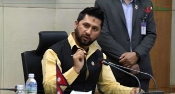 रवि लामिछानेको फोटो कटमा राखी बाँधेर रास्वपाले रक्षाबन्धन मनाउने