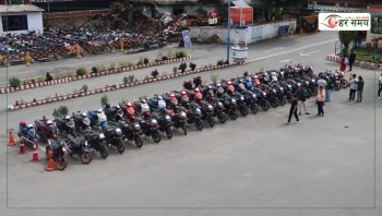 साउनमा मात्रै ८२ वटा हराएका मोटरसाइकल धनीलाई हस्तान्तरण