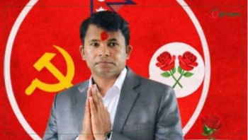 बन्दुक बोकेर जनयुद्धमा होमिएका संगम २४ वर्षपछि गुलाबको फूल लिँदै चुनावी मैदानमा