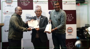 ललितपुर महानगरका मेयर महर्जनद्वारा यःमरि बनाउने प्रतियोगिताका विजेतालाई पुरस्कार वितरण