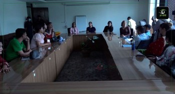 भ्रष्टाचार र विकृति फैलाएको भन्दै ब्लु डाइमन्ड सोसाइटीको कार्यालय घेराउ [भिडियो]
