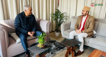 सञ्चारमन्त्री खरेलले भेटे सभापति देउवालाई