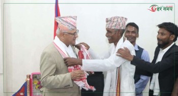 करम पूजा पर्वमा सार्वजनिक बिदा दिएपछि मुख्यमन्त्री कार्कीलाई सम्मान