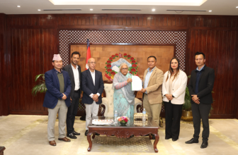 प्रधानमन्त्रीलाई उज्यालो नेपाल पार्टीले बुझायो बधाई ज्ञापन