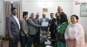 आयोगले दियो नेपाली कम्युनिष्ट पार्टीलाई दल दर्ताको प्रमाणपत्र